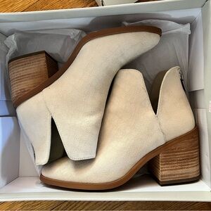 BP Brynne Bootie in Ivory Croco Women’s Size 8